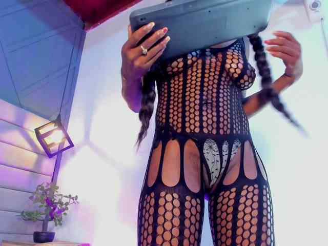 Mia-ferrarii webcam