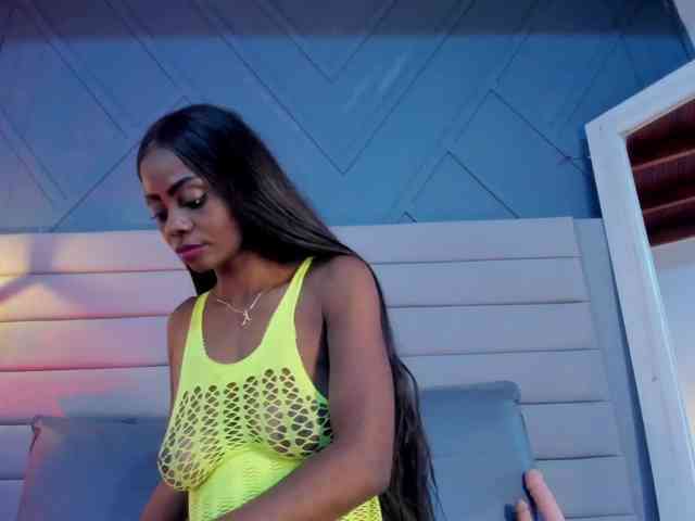 Mia-ferrarii webcam