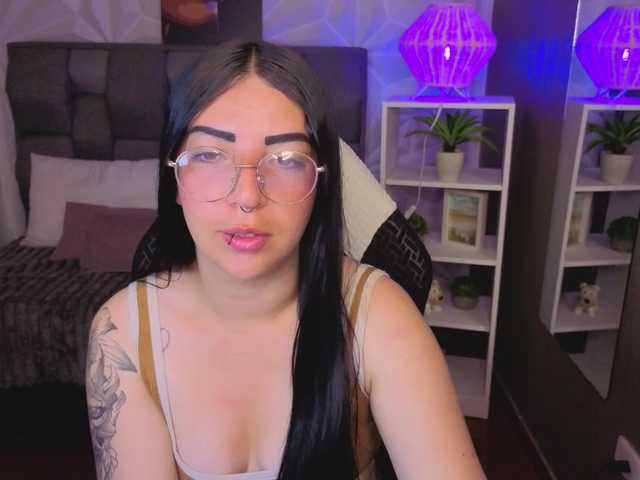 mia-jons2 live cam on BongaCams