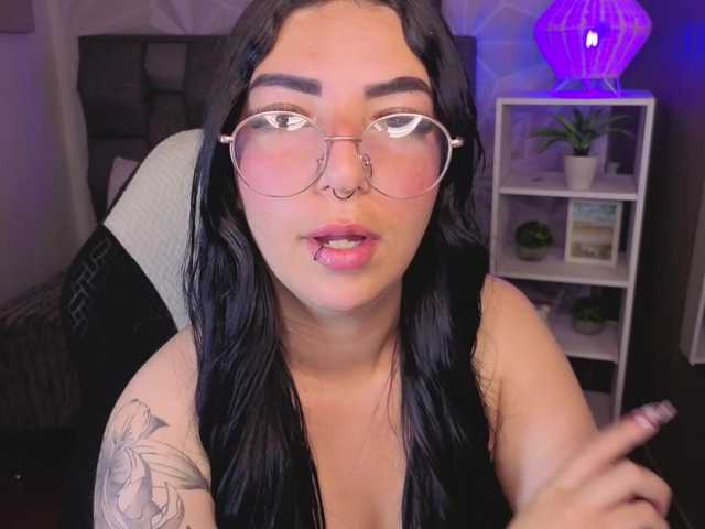 mia-jons2 live cam on BongaCams