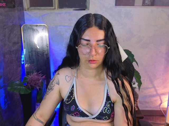 mia-jons2 live cam on BongaCams