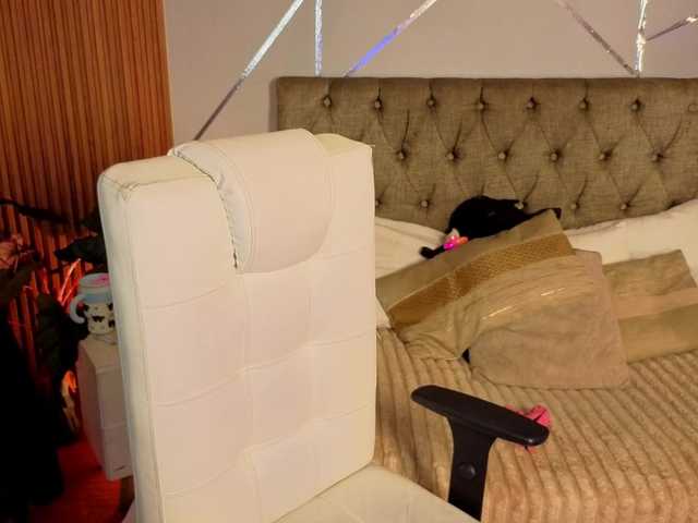 mia-jons2 live cam on BongaCams