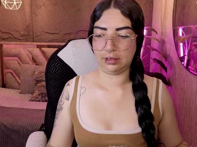 mia-jons2 live cam on BongaCams