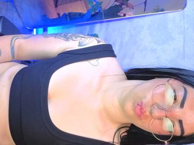 mia-jons2 live cam on BongaCams
