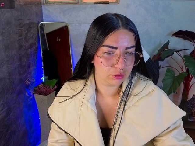 mia-jons2 live webcam show
