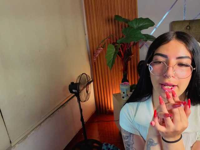 mia-jons2 live cam on BongaCams