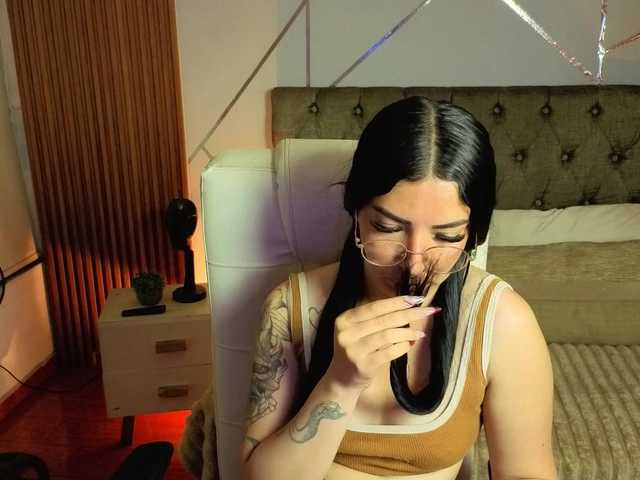 mia-jons2 live cam on BongaCams