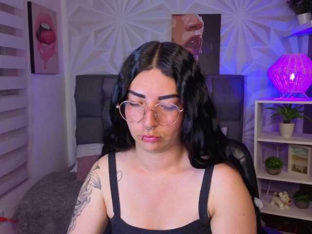 mia-jons2 live cam on BongaCams