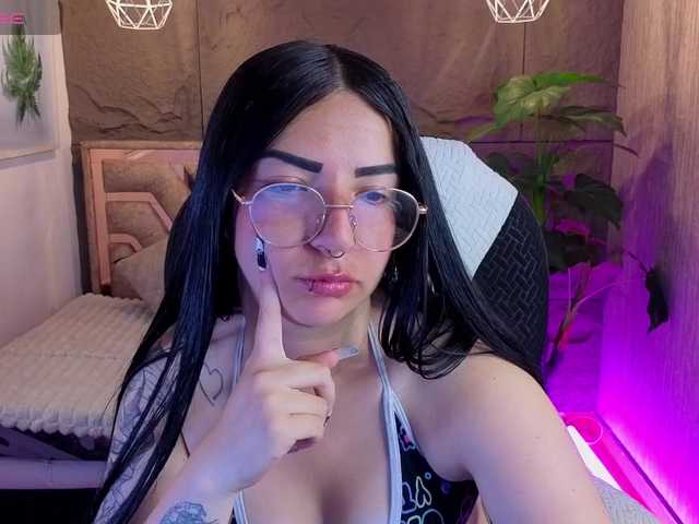 mia-jons2 live cam on BongaCams