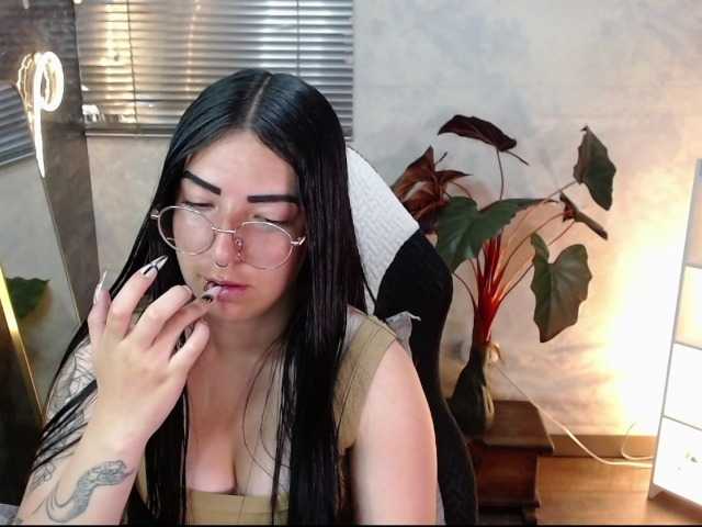 mia-jons2 live cam on BongaCams