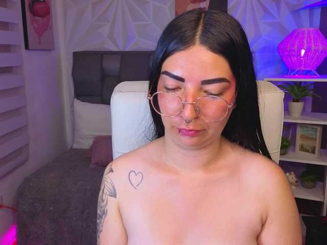 mia-jons2 live cam on BongaCams