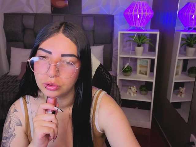 mia-jons2 live cam on BongaCams