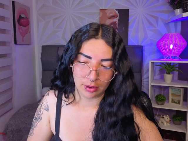 mia-jons2 live cam on BongaCams