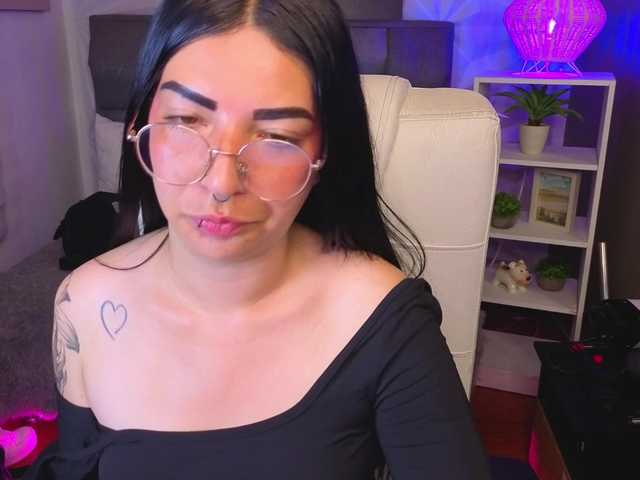 mia-jons2 live cam on BongaCams