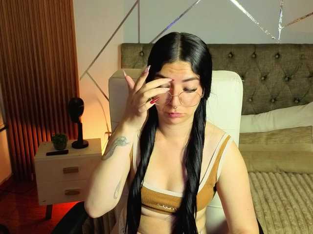 mia-jons2 live cam on BongaCams