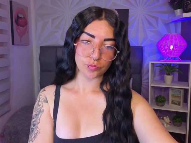mia-jons2 live cam on BongaCams