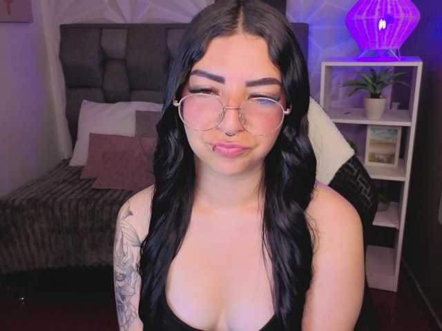 mia-jons2 live cam on BongaCams