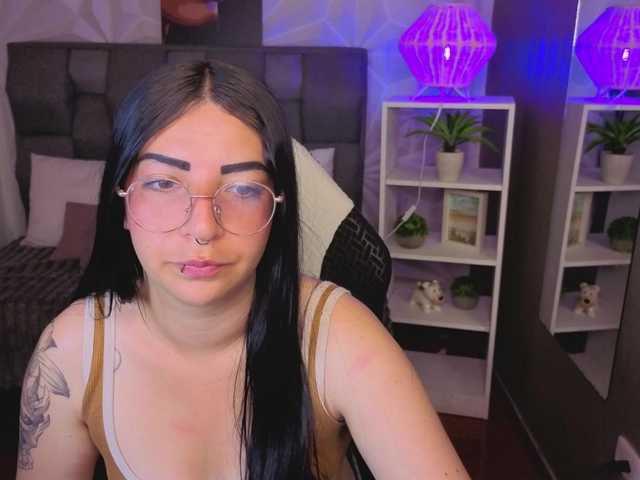 mia-jons2 live cam on BongaCams