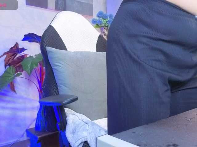 mia-jons2 live cam on BongaCams