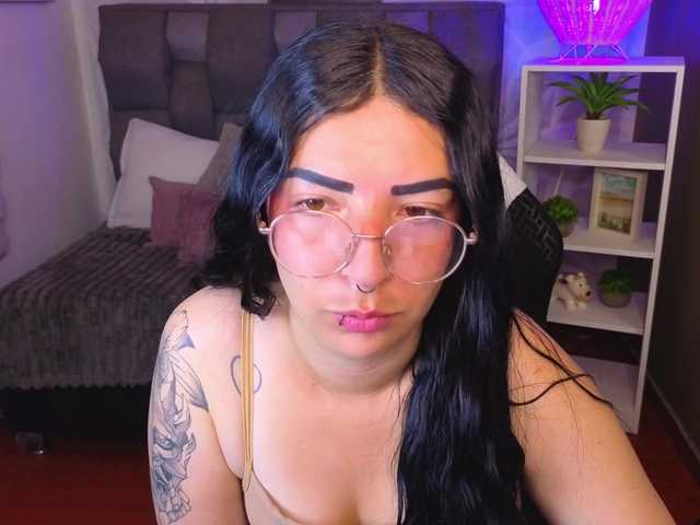 mia-jons2 live cam on BongaCams