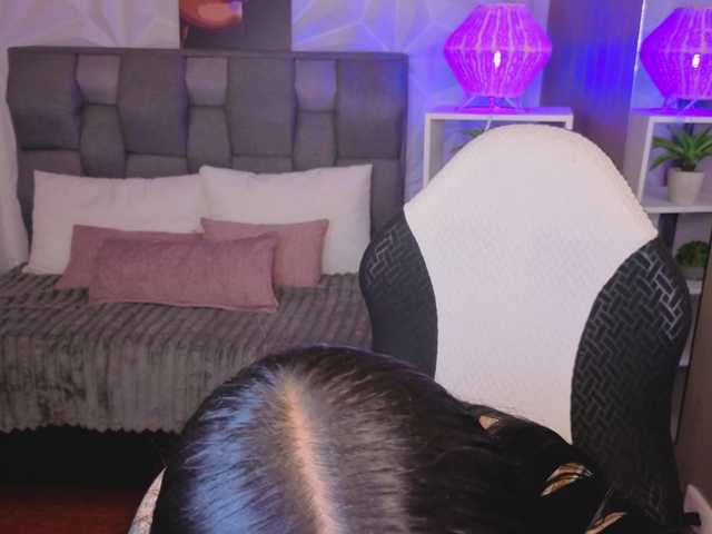 mia-jons2 live cam on BongaCams