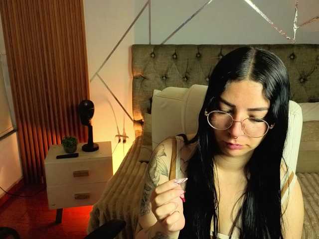 mia-jons2 live cam on BongaCams