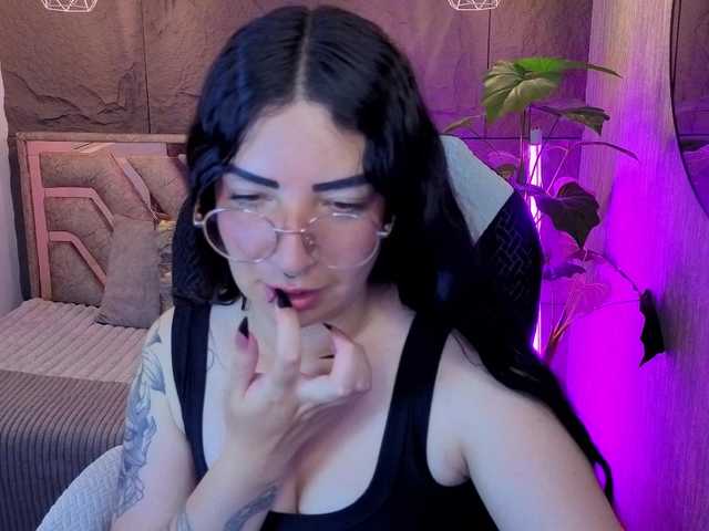 mia-jons2 live cam on BongaCams