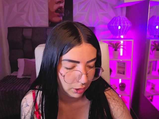 mia-jons2 live cam on BongaCams