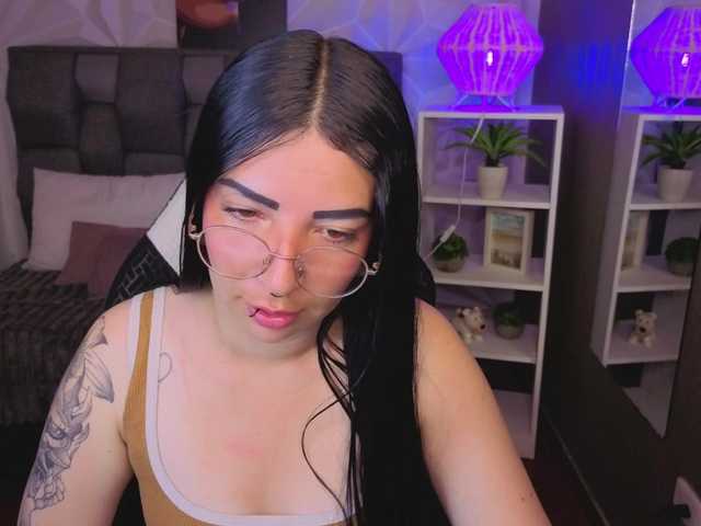 mia-jons2 live cam on BongaCams