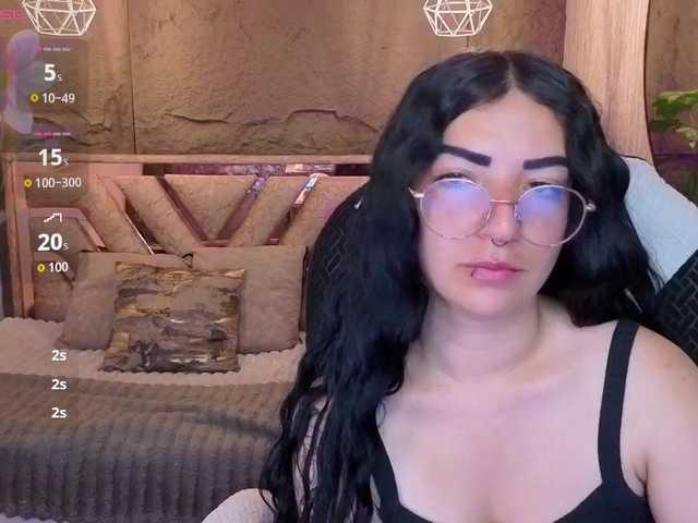 mia-jons2 live cam on BongaCams