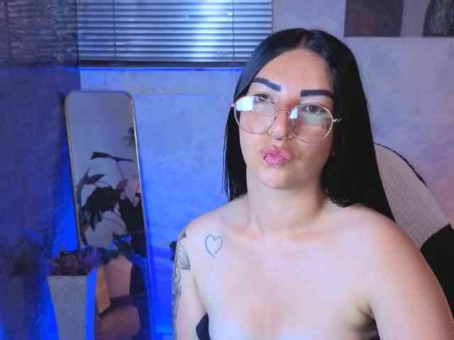 mia-jons2 webcam