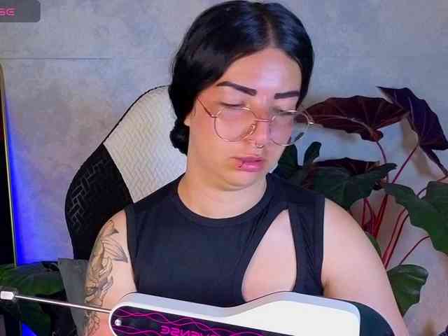 mia-jons2 webcam