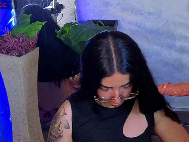 mia-jons2 webcam