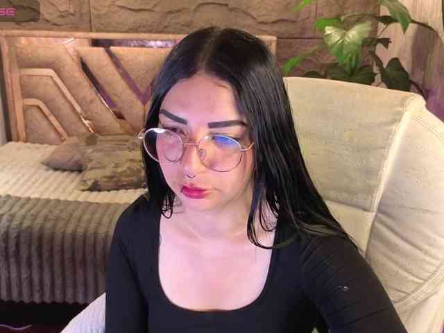 mia-jons2 webcam