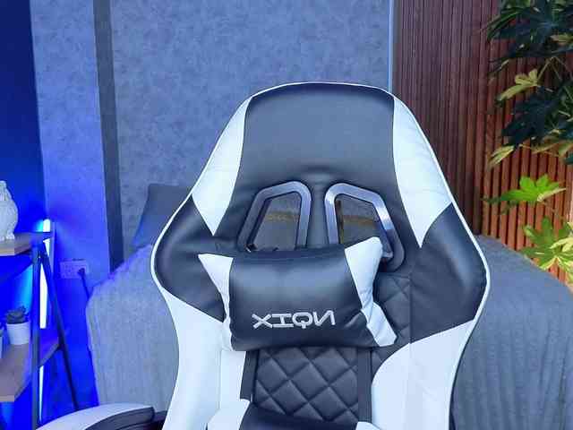 mia-jons2 webcam