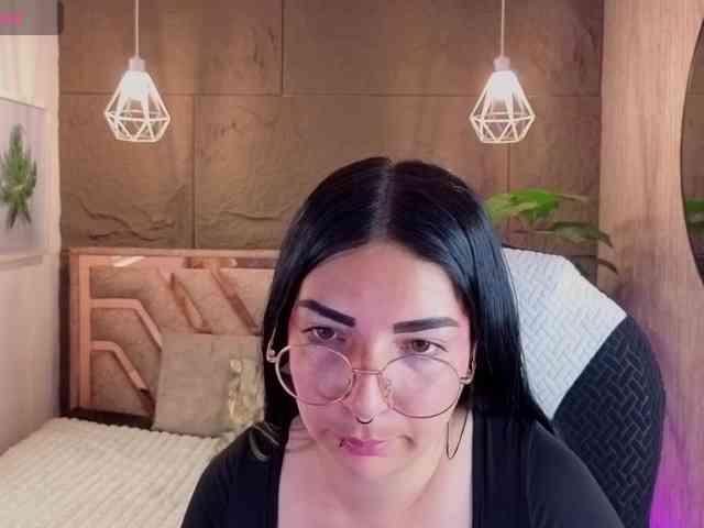 mia-jons2 Live Webcam on BongaCams
