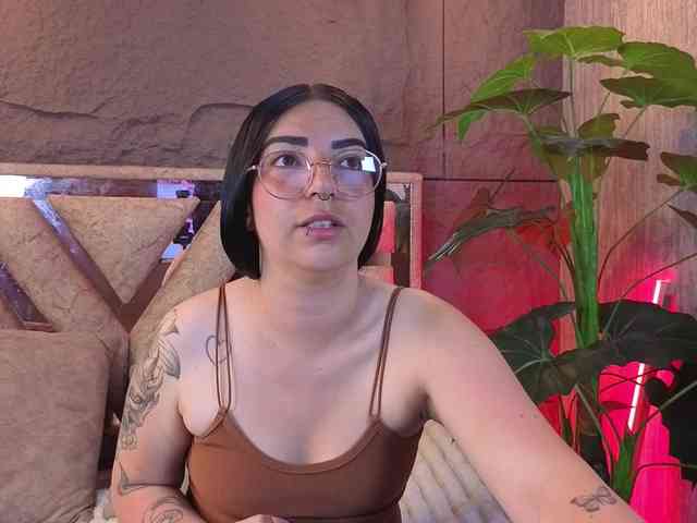 mia-jons2 webcam