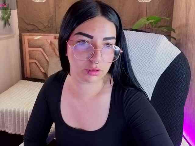 mia-jons2 Live Webcam on BongaCams