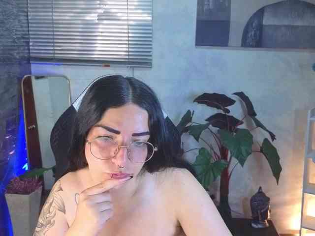 mia-jons2 webcam