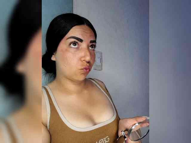 mia-jons2 webcam