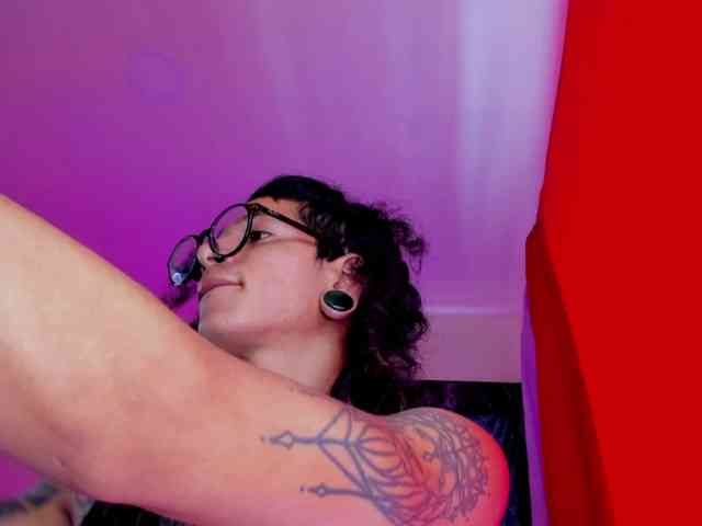 Tayhlor-stronghold Sex Cam Show