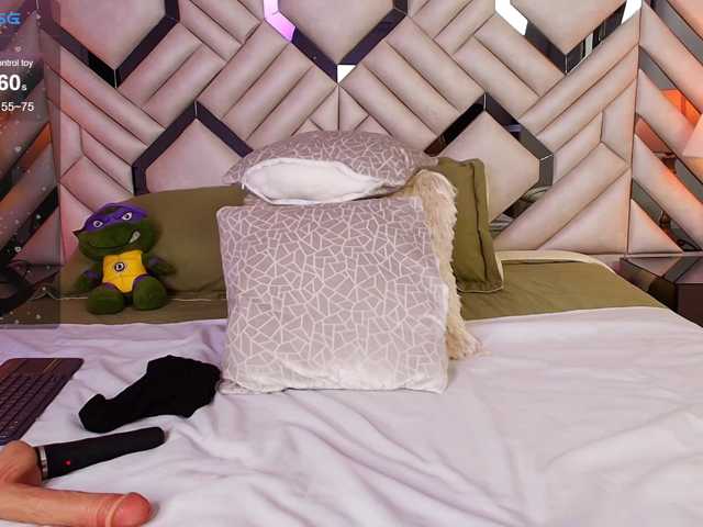HoneyWoods live cam on BongaCams