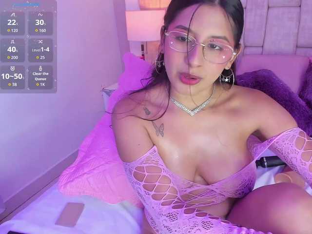 HoneyWoods live cam on BongaCams