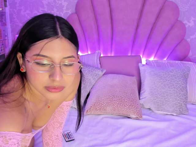 HoneyWoods live cam on BongaCams