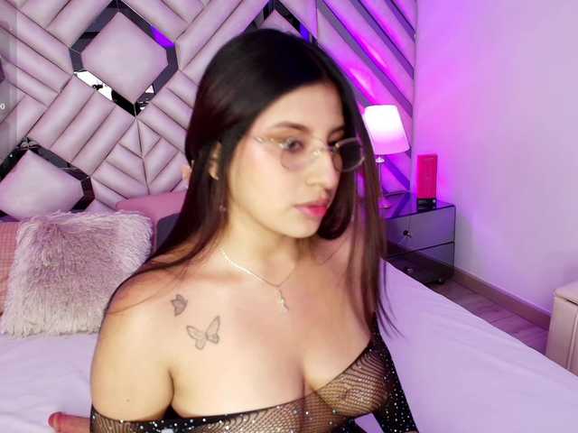 HoneyWoods live cam on BongaCams