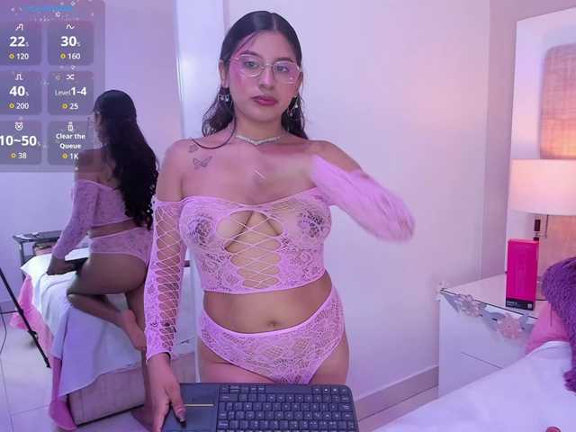 HoneyWoods live cam on BongaCams