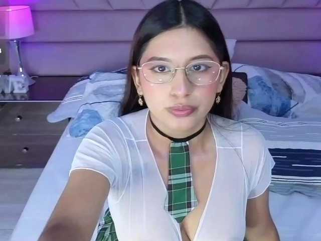 HoneyWoods live cam on BongaCams