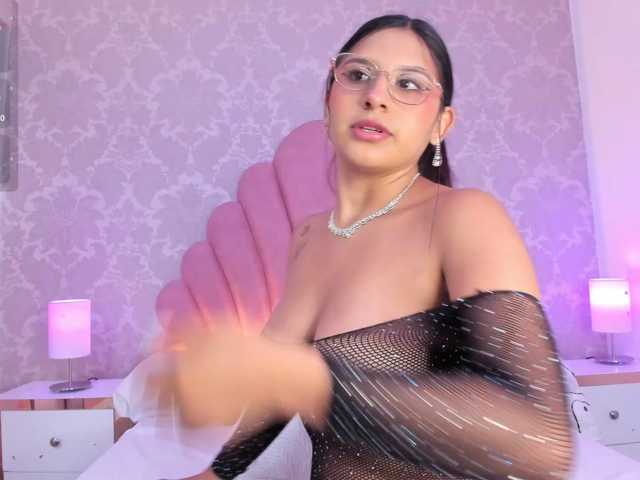 HoneyWoods live cam on BongaCams