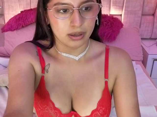 HoneyWoods live cam on BongaCams
