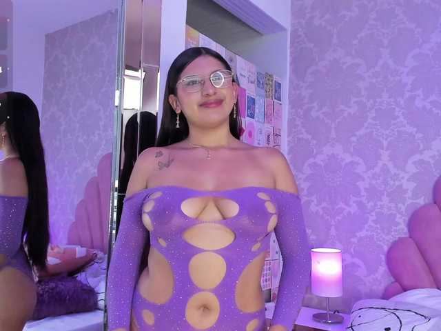 HoneyWoods live cam on BongaCams